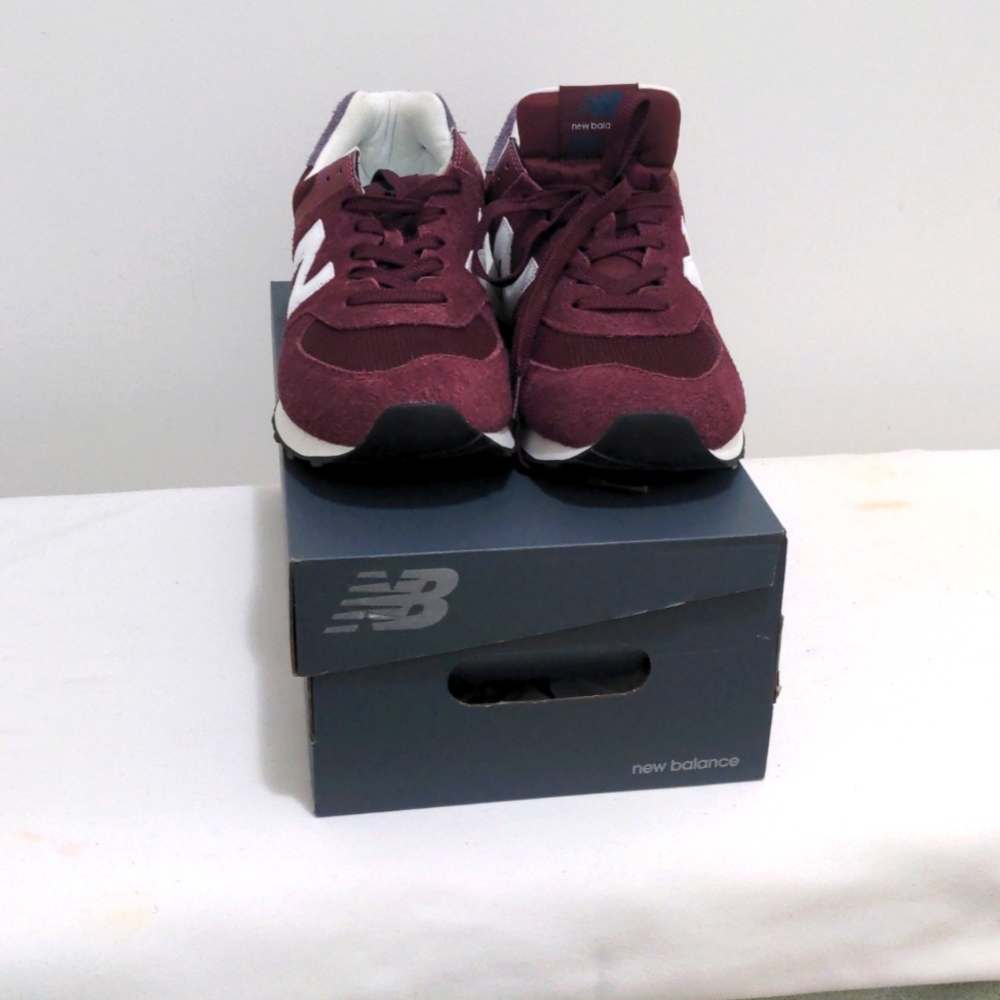 New Balance: Bordeaux Classic 574 (Men’s 11) NEW IN THE BOX